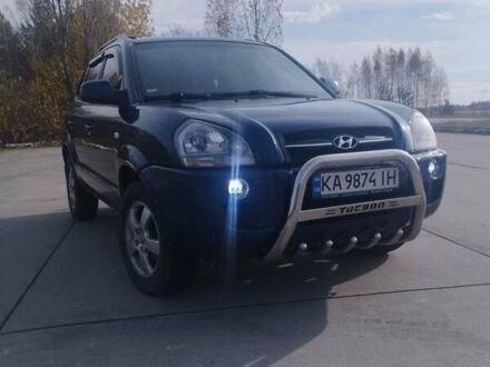 Хендай Туксон 2007 в Коростене на Automoto.ua Синий Хендай Туксон, объемом двигателя 1.98 л и пробегом 207 тыс. км за 7000 $, фото 1 на Automoto.ua