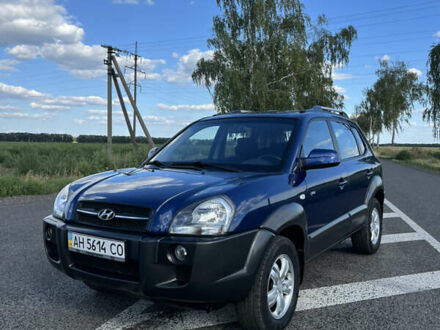 Хендай Туксон 2007 в Смеле на Automoto.ua Синий Хендай Туксон, объемом двигателя 2 л и пробегом 73 тыс. км за 8999 $, фото 1 на Automoto.ua