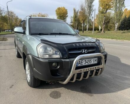 Синий Хендай Туксон, объемом двигателя 2 л и пробегом 198 тыс. км за 7900 $, фото 1 на Automoto.ua