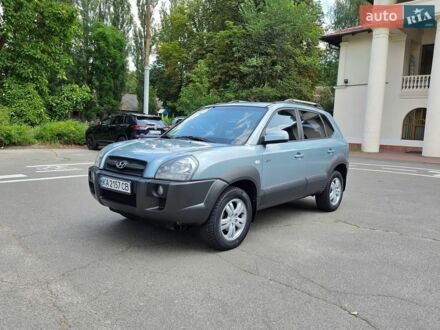 Синій Хендай Туксон, об'ємом двигуна 1.98 л та пробігом 240 тис. км за 6000 $, фото 1 на Automoto.ua