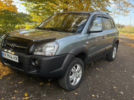 Хендай Туксон 2008 в Ровно на Automoto.ua Синий Хендай Туксон, объемом двигателя 1.98 л и пробегом 200 тыс. км за 7700 $, фото 1 на Automoto.ua