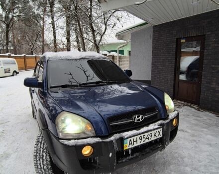 Синий Хендай Туксон, объемом двигателя 2 л и пробегом 202 тыс. км за 6800 $, фото 1 на Automoto.ua