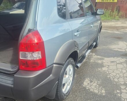 Зеленый Хендай Туксон, объемом двигателя 2 л и пробегом 190 тыс. км за 5000 $, фото 1 на Automoto.ua