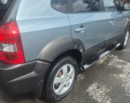 Зеленый Хендай Туксон, объемом двигателя 2 л и пробегом 190 тыс. км за 5000 $, фото 2 на Automoto.ua