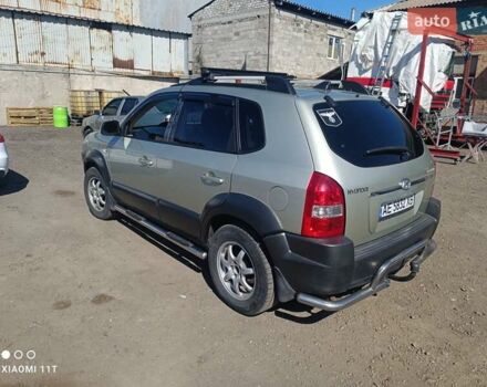 Зелений Хендай Туксон, об'ємом двигуна 2 л та пробігом 150 тис. км за 8000 $, фото 5 на Automoto.ua
