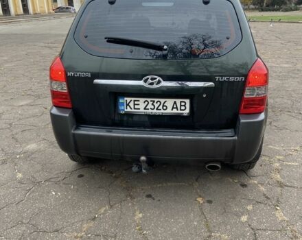 Зеленый Хендай Туксон, объемом двигателя 2 л и пробегом 200 тыс. км за 8500 $, фото 2 на Automoto.ua