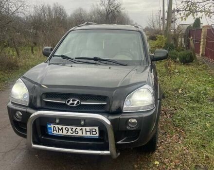 Зеленый Хендай Туксон, объемом двигателя 2 л и пробегом 201 тыс. км за 7600 $, фото 9 на Automoto.ua