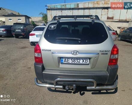 Зелений Хендай Туксон, об'ємом двигуна 2 л та пробігом 150 тис. км за 8000 $, фото 7 на Automoto.ua