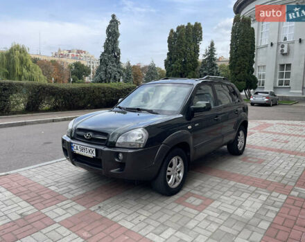 Зеленый Хендай Туксон, объемом двигателя 1.99 л и пробегом 205 тыс. км за 7300 $, фото 1 на Automoto.ua
