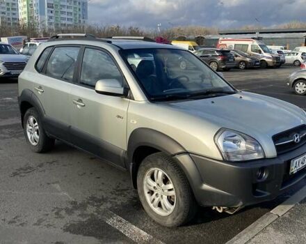 Зелений Хендай Туксон, об'ємом двигуна 1.98 л та пробігом 330 тис. км за 7000 $, фото 10 на Automoto.ua