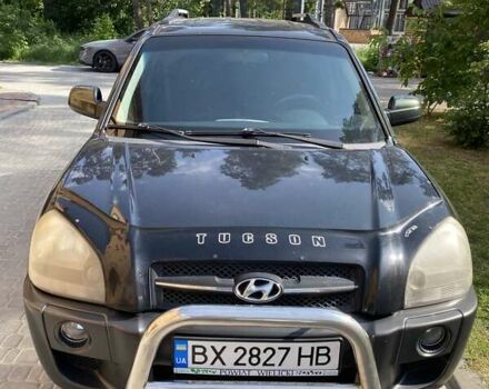 Зелений Хендай Туксон, об'ємом двигуна 1.98 л та пробігом 304 тис. км за 7500 $, фото 1 на Automoto.ua