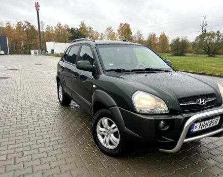 Хендай Туксон 2006 в Софиевке на Automoto.ua Зеленый Хендай Туксон, объемом двигателя 2 л и пробегом 280 тыс. км за 4300 $, фото 1 на Automoto.ua