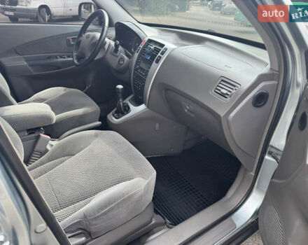 Хендай Туксон 2006 в Николаеве на Automoto.ua Зеленый Хендай Туксон, объемом двигателя 1.98 л и пробегом 234 тыс. км за 7700 $, фото 11 на Automoto.ua