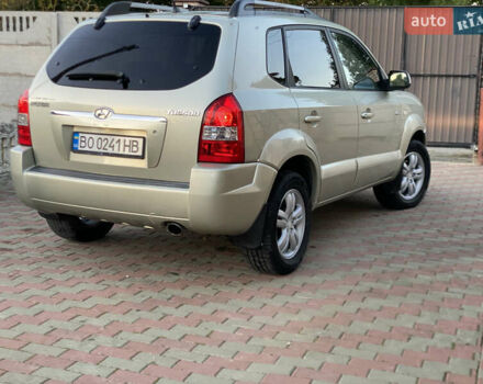 Зелений Хендай Туксон, об'ємом двигуна 1.99 л та пробігом 149 тис. км за 7300 $, фото 4 на Automoto.ua