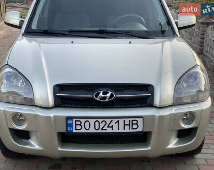 Зелений Хендай Туксон, об'ємом двигуна 1.99 л та пробігом 149 тис. км за 7300 $, фото 7 на Automoto.ua