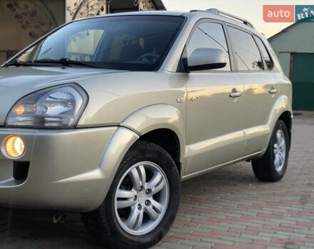 Зелений Хендай Туксон, об'ємом двигуна 1.99 л та пробігом 149 тис. км за 7300 $, фото 2 на Automoto.ua