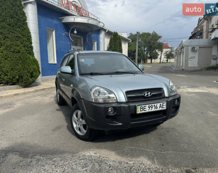 Хендай Туксон 2006 в Николаеве на Automoto.ua Зеленый Хендай Туксон, объемом двигателя 1.98 л и пробегом 234 тыс. км за 7700 $, фото 2 на Automoto.ua