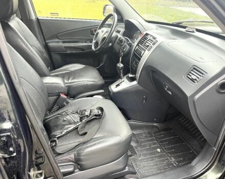 Хендай Туксон 2006 в Софиевке на Automoto.ua Зеленый Хендай Туксон, объемом двигателя 2 л и пробегом 280 тыс. км за 4300 $, фото 6 на Automoto.ua