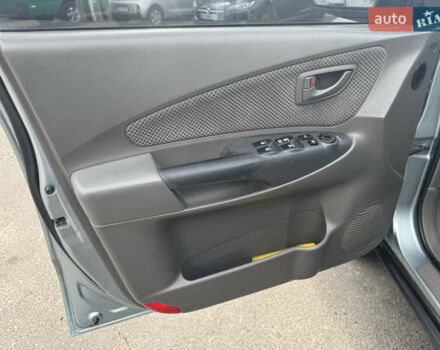 Хендай Туксон 2006 в Николаеве на Automoto.ua Зеленый Хендай Туксон, объемом двигателя 1.98 л и пробегом 234 тыс. км за 7700 $, фото 9 на Automoto.ua