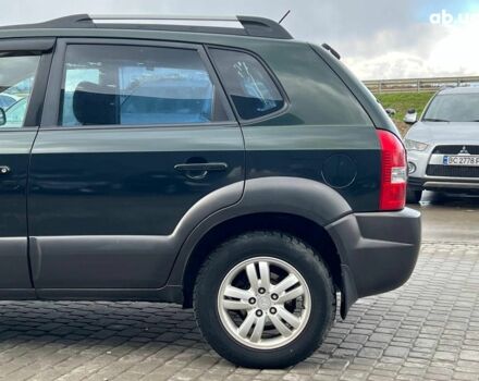 Зеленый Хендай Туксон, объемом двигателя 2 л и пробегом 223 тыс. км за 8540 $, фото 9 на Automoto.ua