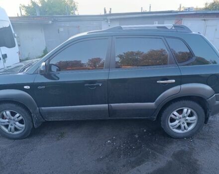 Зеленый Хендай Туксон, объемом двигателя 2 л и пробегом 189 тыс. км за 8500 $, фото 1 на Automoto.ua