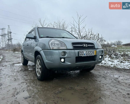 Зелений Хендай Туксон, об'ємом двигуна 2 л та пробігом 248 тис. км за 6999 $, фото 3 на Automoto.ua