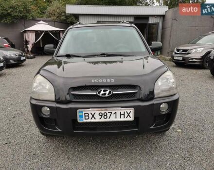 Зеленый Хендай Туксон, объемом двигателя 1.98 л и пробегом 363 тыс. км за 7400 $, фото 2 на Automoto.ua