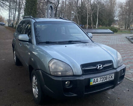Зеленый Хендай Туксон, объемом двигателя 2 л и пробегом 223 тыс. км за 7950 $, фото 3 на Automoto.ua