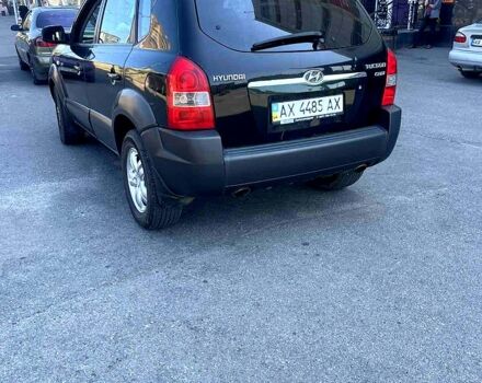 Зеленый Хендай Туксон, объемом двигателя 2 л и пробегом 317 тыс. км за 5700 $, фото 2 на Automoto.ua