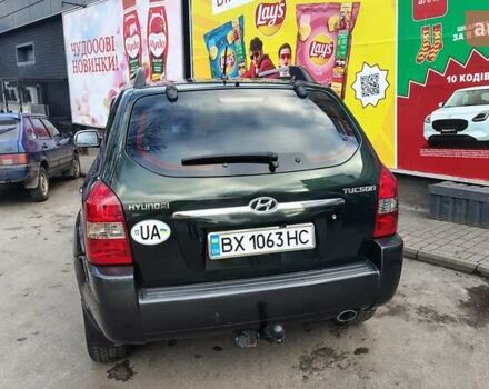 Зелений Хендай Туксон, об'ємом двигуна 1.98 л та пробігом 245 тис. км за 7800 $, фото 3 на Automoto.ua