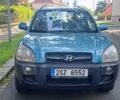 Зеленый Хендай Туксон, объемом двигателя 2 л и пробегом 250 тыс. км за 4000 $, фото 1 на Automoto.ua
