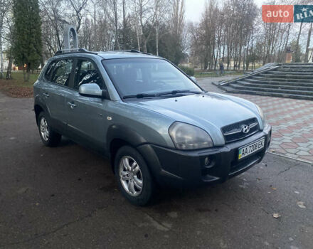 Зеленый Хендай Туксон, объемом двигателя 2 л и пробегом 223 тыс. км за 7950 $, фото 4 на Automoto.ua