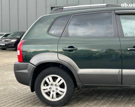 Зеленый Хендай Туксон, объемом двигателя 2 л и пробегом 223 тыс. км за 8540 $, фото 5 на Automoto.ua