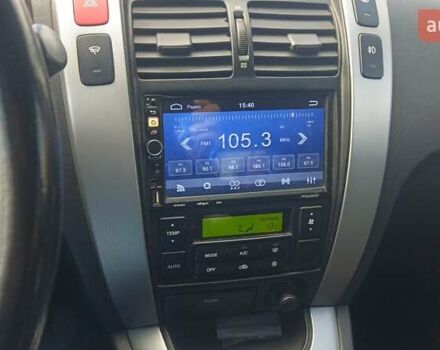 Зелений Хендай Туксон, об'ємом двигуна 1.98 л та пробігом 137 тис. км за 8200 $, фото 8 на Automoto.ua