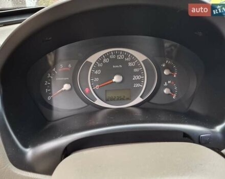 Зелений Хендай Туксон, об'ємом двигуна 1.98 л та пробігом 280 тис. км за 8500 $, фото 10 на Automoto.ua