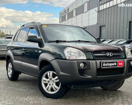 Зеленый Хендай Туксон, объемом двигателя 2 л и пробегом 223 тыс. км за 8540 $, фото 2 на Automoto.ua