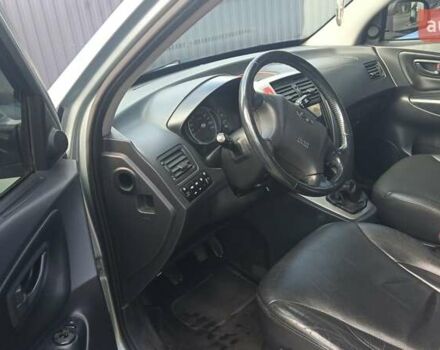 Зелений Хендай Туксон, об'ємом двигуна 1.98 л та пробігом 137 тис. км за 8200 $, фото 4 на Automoto.ua