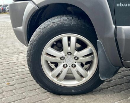 Зеленый Хендай Туксон, объемом двигателя 2 л и пробегом 223 тыс. км за 8540 $, фото 13 на Automoto.ua