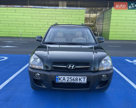 Зеленый Хендай Туксон, объемом двигателя 1.98 л и пробегом 195 тыс. км за 8000 $, фото 6 на Automoto.ua