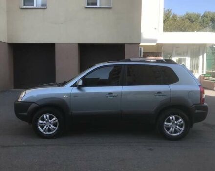 Зеленый Хендай Туксон, объемом двигателя 1.99 л и пробегом 93 тыс. км за 8700 $, фото 1 на Automoto.ua