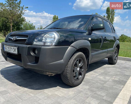 Зеленый Хендай Туксон, объемом двигателя 1.98 л и пробегом 180 тыс. км за 9200 $, фото 1 на Automoto.ua