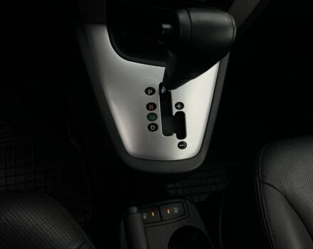 Хендай Туксон 2008 в Кривом Роге на Automoto.ua Зеленый Хендай Туксон, объемом двигателя 2 л и пробегом 48 тыс. км за 11800 $, фото 10 на Automoto.ua