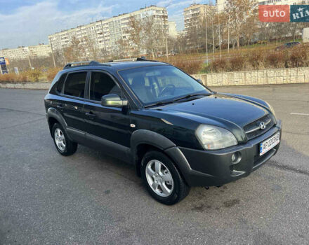 Зеленый Хендай Туксон, объемом двигателя 1.98 л и пробегом 130 тыс. км за 9100 $, фото 4 на Automoto.ua