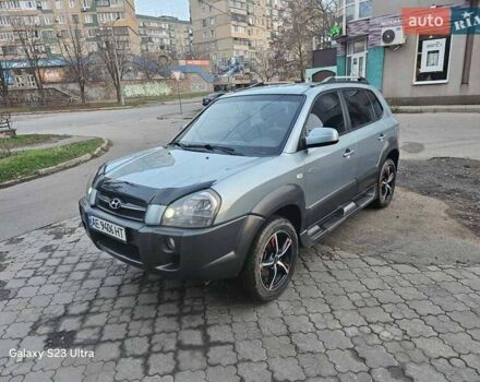 Зеленый Хендай Туксон, объемом двигателя 1.98 л и пробегом 158 тыс. км за 8300 $, фото 5 на Automoto.ua