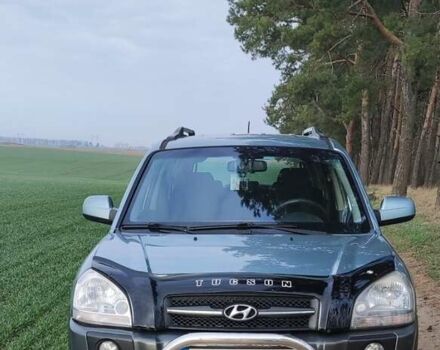 Зелений Хендай Туксон, об'ємом двигуна 1.98 л та пробігом 280 тис. км за 7000 $, фото 1 на Automoto.ua