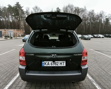 Зеленый Хендай Туксон, объемом двигателя 2 л и пробегом 275 тыс. км за 7999 $, фото 4 на Automoto.ua