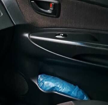 Зелений Хендай Туксон, об'ємом двигуна 1.98 л та пробігом 294 тис. км за 5500 $, фото 16 на Automoto.ua