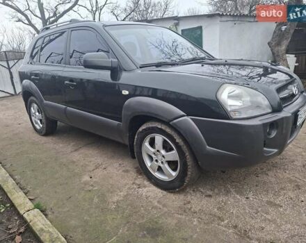 Зеленый Хендай Туксон, объемом двигателя 2 л и пробегом 228 тыс. км за 6500 $, фото 2 на Automoto.ua