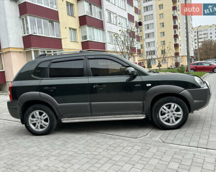 Зеленый Хендай Туксон, объемом двигателя 2 л и пробегом 140 тыс. км за 8100 $, фото 13 на Automoto.ua