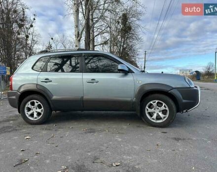 Зеленый Хендай Туксон, объемом двигателя 1.98 л и пробегом 168 тыс. км за 8800 $, фото 10 на Automoto.ua
